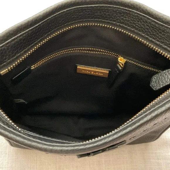 NEW Tory Burch Devon Black Pebble Leather Crossbody Bag NWOT - Picture 7 of 12